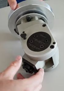 Adjustable_Cover